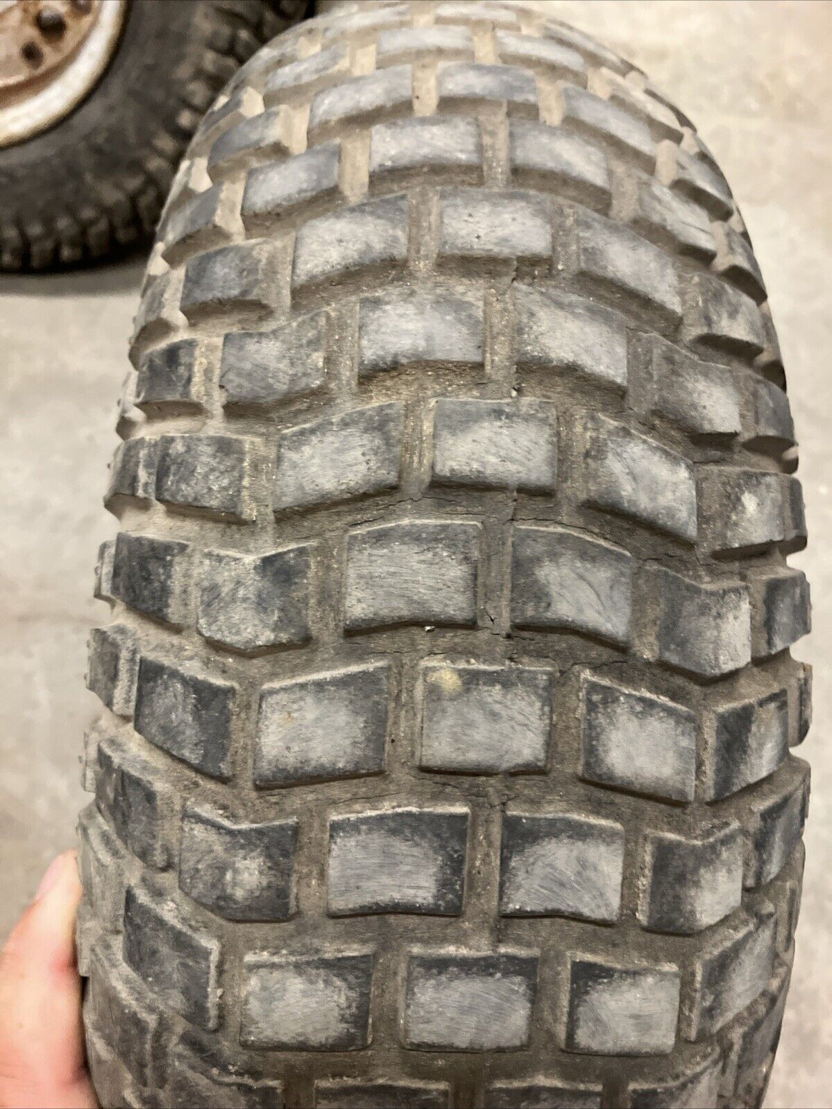 Suzuki RV90 1975 Rear wheel rim tire hub bridgestone rectangle