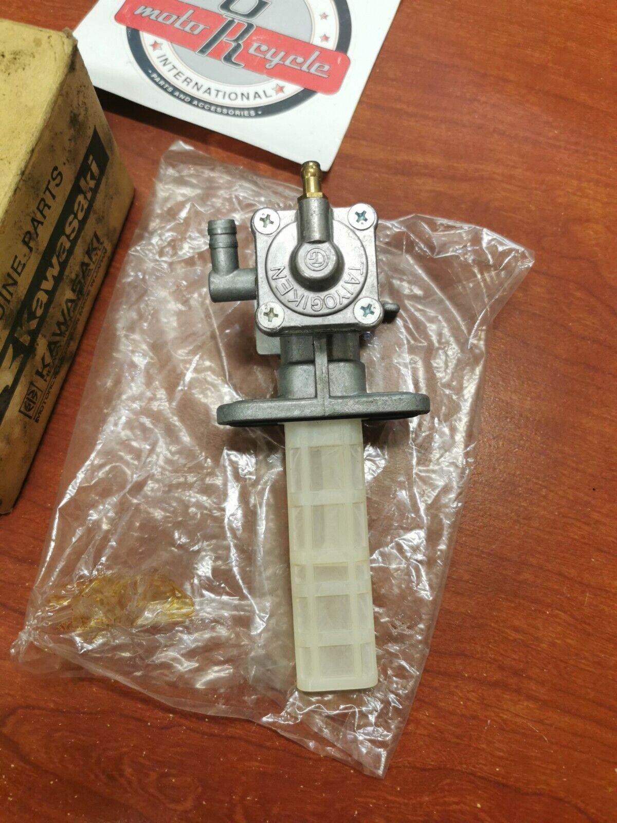 NOS Kawasaki 1977 - 1980 KZ650 FUEL TAP PETCOCK 51023-1023 K34