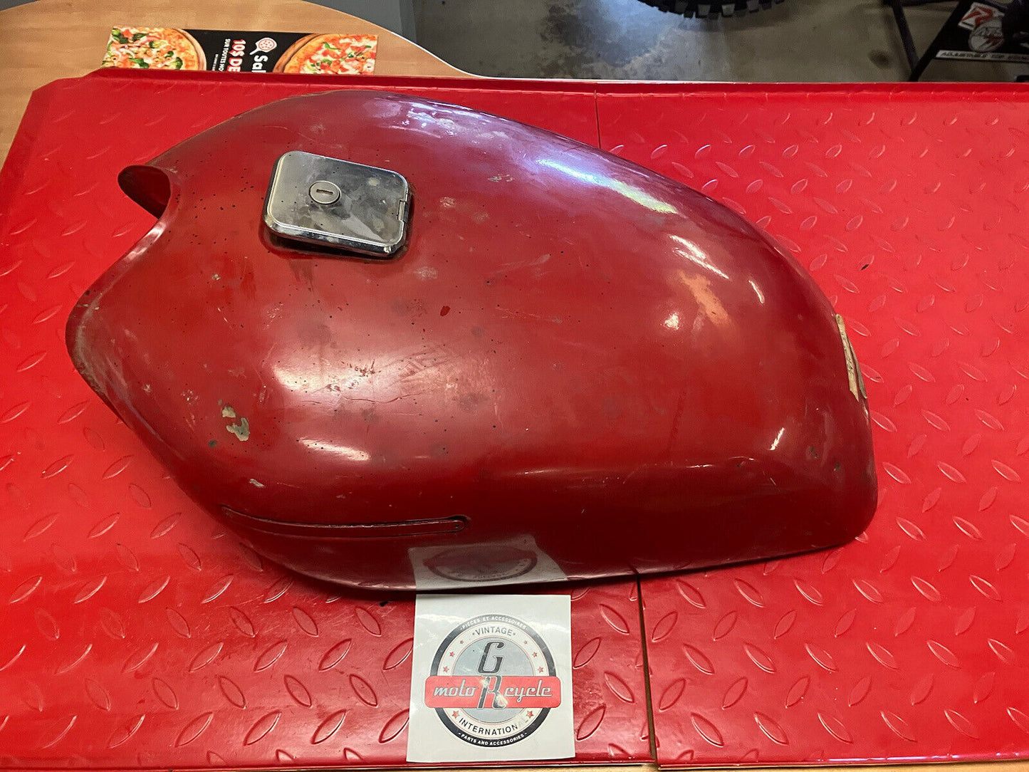Kawasaki KZ750E 1980 Fuel tank gas petrol reservoir