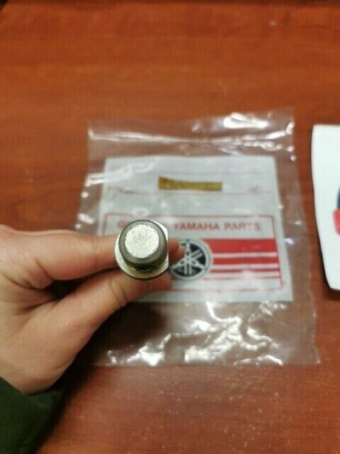 NOS Yamaha GP246 GP292 SM292 GS300 SCREW 853-47367-01-00 SUB 90149-08021-00 Y131