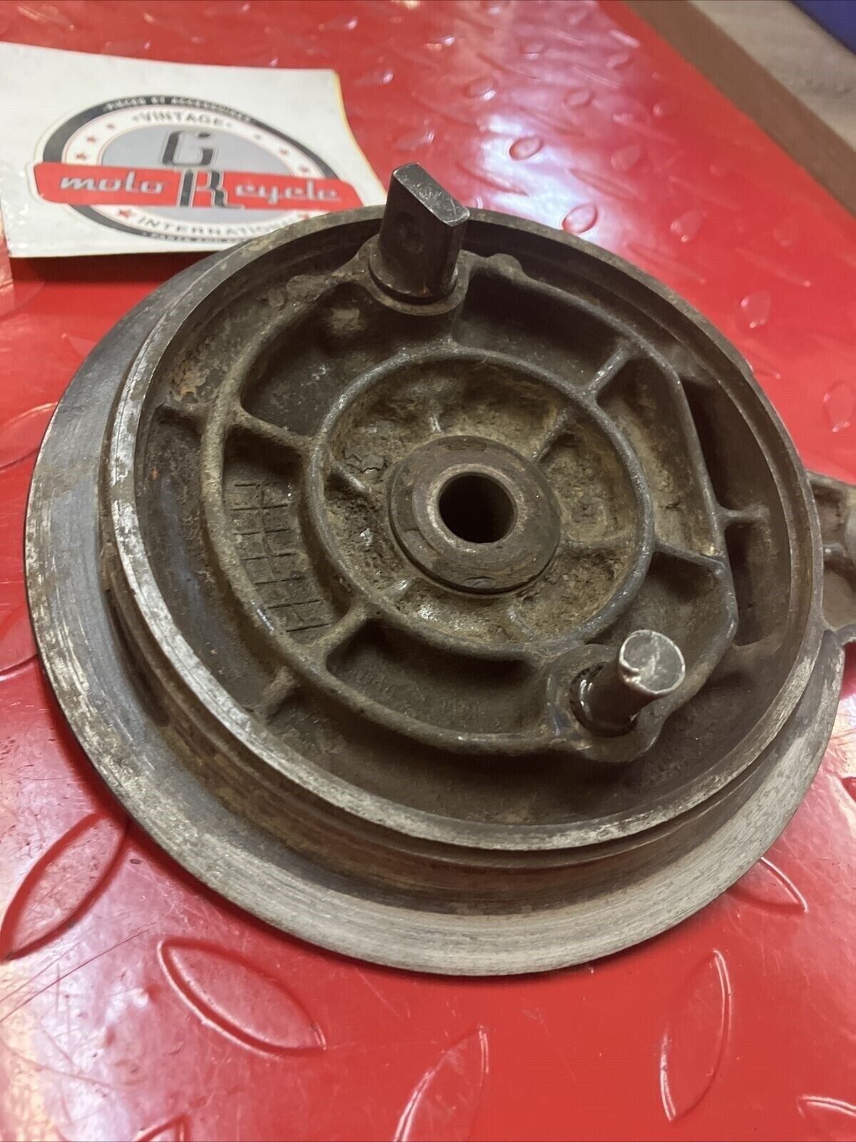 Suzuki RM125 1985 rear brake panel hub cover drum