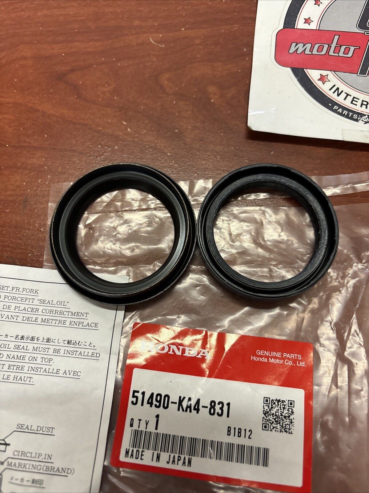 NOS Honda CR125R CR250R XR600R XR650L FRONT FORK SEAL SET 51490-KA4-831 H139