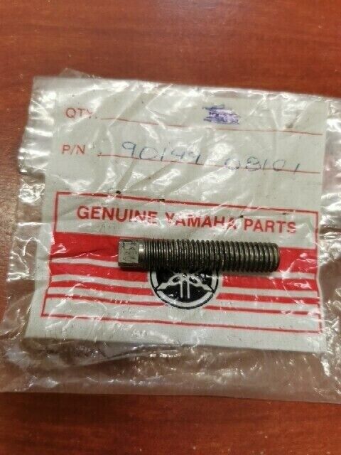 NOS Yamaha EC540 SRX440 SCREW 90149-08101-00 Y115