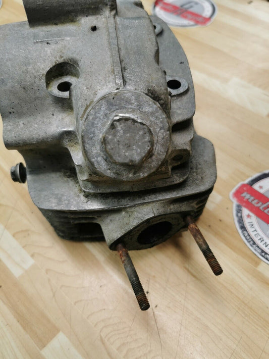 Honda CB125S 1975 cylinder head cover valve rocker