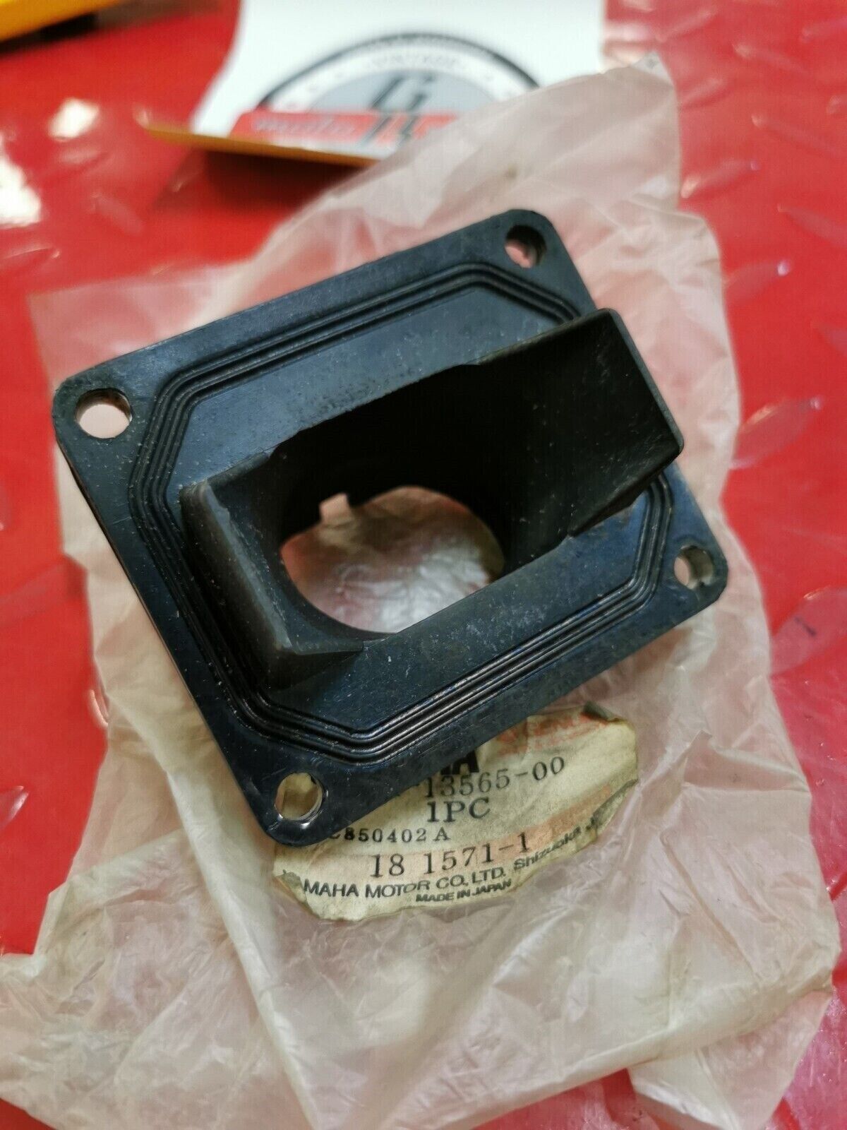 NEW NOS Yamaha YZ250 YZ465 IT465 CARBURETOR JOINT 3R4-13565-00-00 Y22
