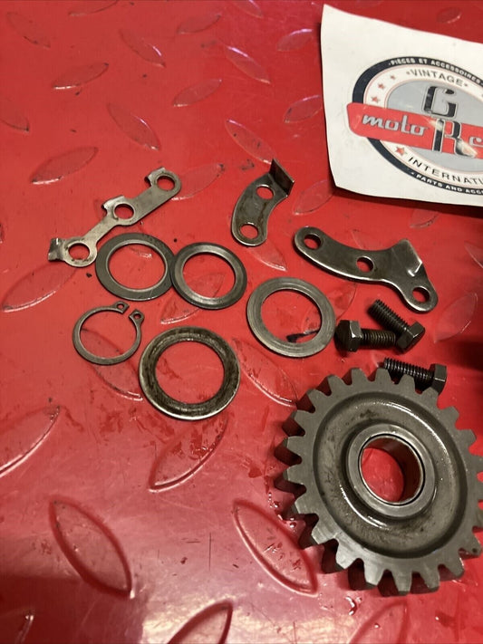 Yamaha DT250 1977 kickstarter kick starter shaft spindle gear assy DT400 1978