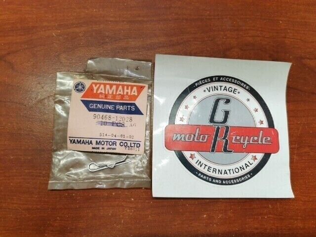 NOS Yamaha 1974 GPX338 GPX433 CLIP 90468-12028-00 Y111