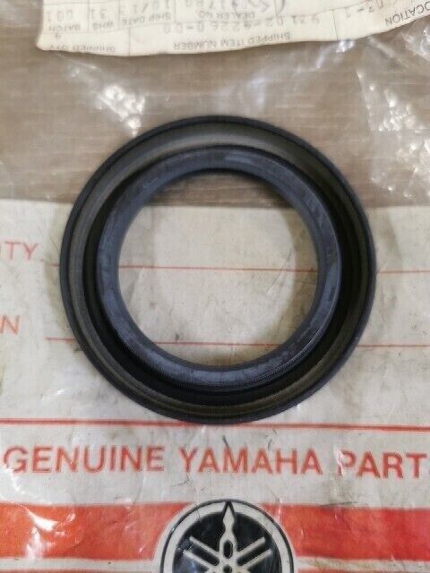 NOS YAMAHA YFM660RP YFM125GAGR YFS200D FZR1000AC OIL SEAL 93102-42260-00 Y159