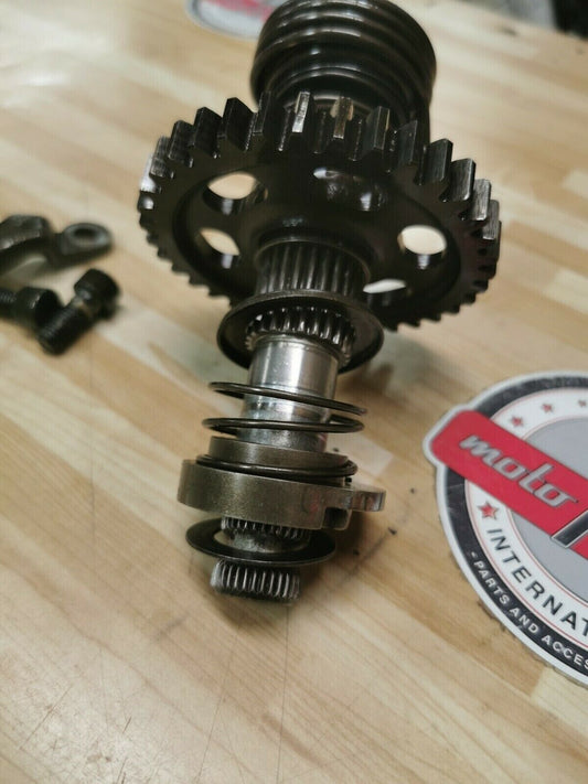 Honda XL600R 1986 kickstarter kick starter spindle shaft gear 28250-MG3-000