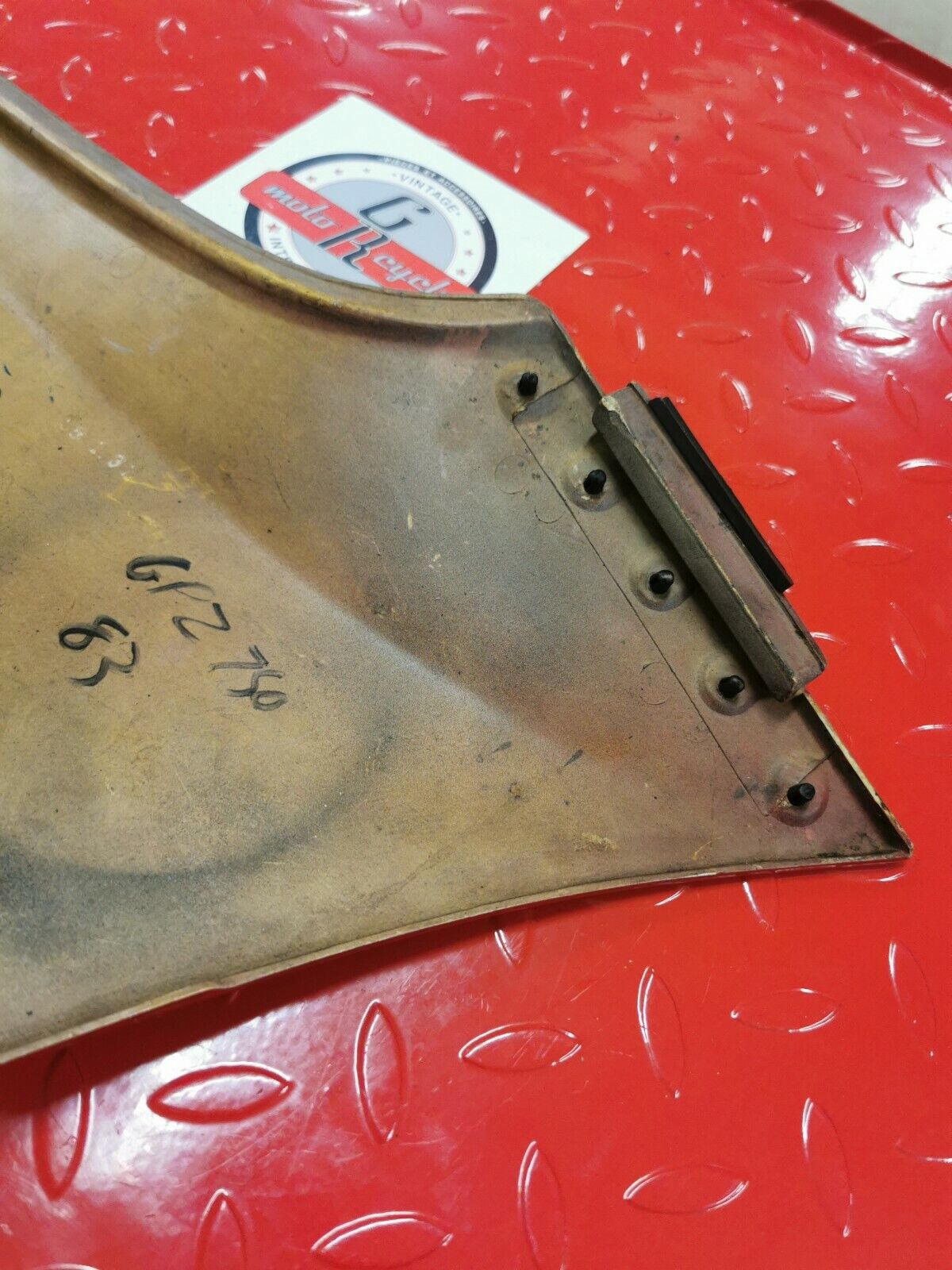 Kawasaki GPZ1100 1983 left side cover panel fairing 1984