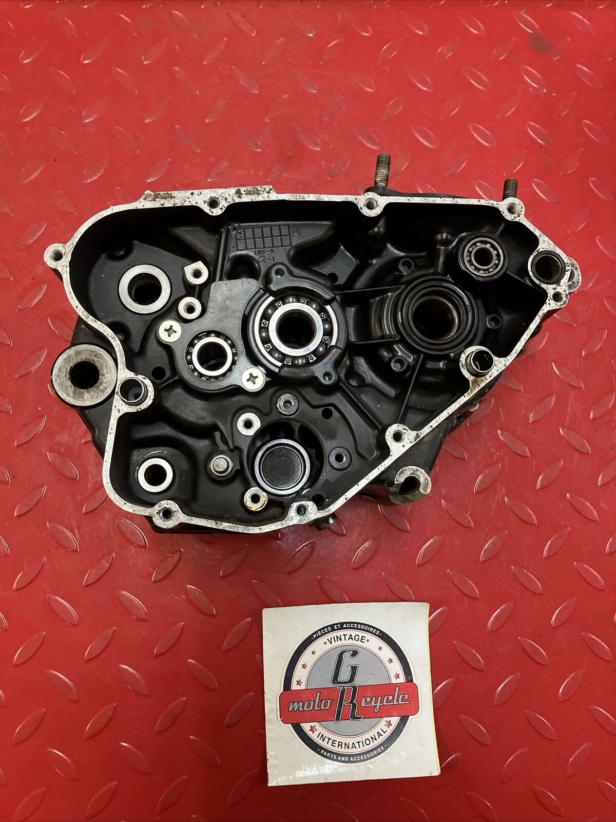Suzuki RM125 1982 crankcase set left right