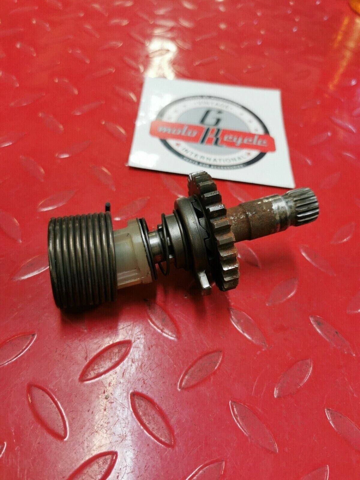 Suzuki RM125 1982 kickstarter kick starter spindle gear shaft spring 26211-40201