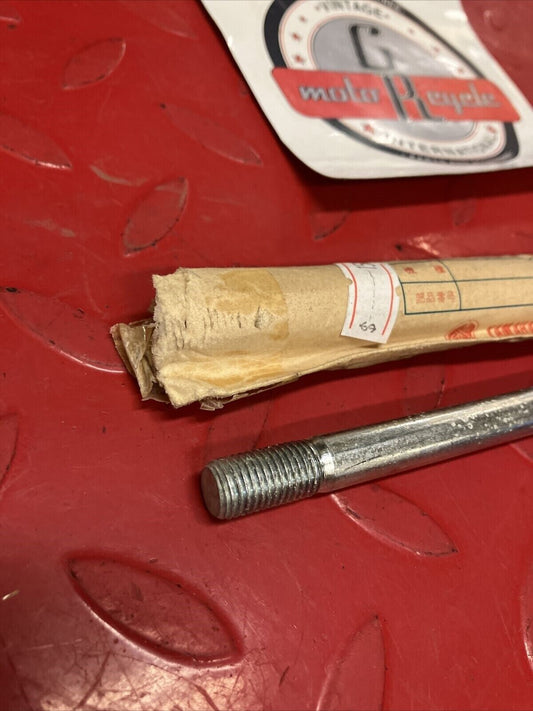 NOS YAMAHA HS1 LS2 REAR SWINGARM PIVOT BOLT SHAFT AXLE 241-22141-00-00 Y59