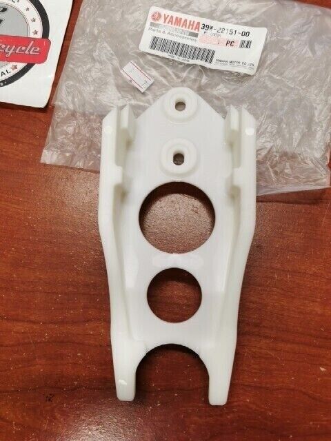 NEW NOS Yamaha IT200 YZ125 YZ250 YZ490 GUARD SEAL 39W-22151-00-00 Y107