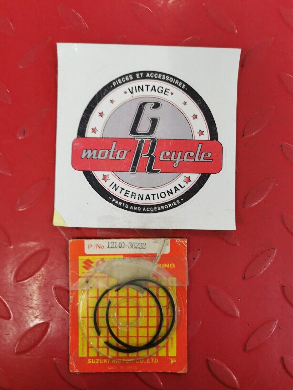 NOS SUZUKI RING SET PISTON 12140-36232 S11