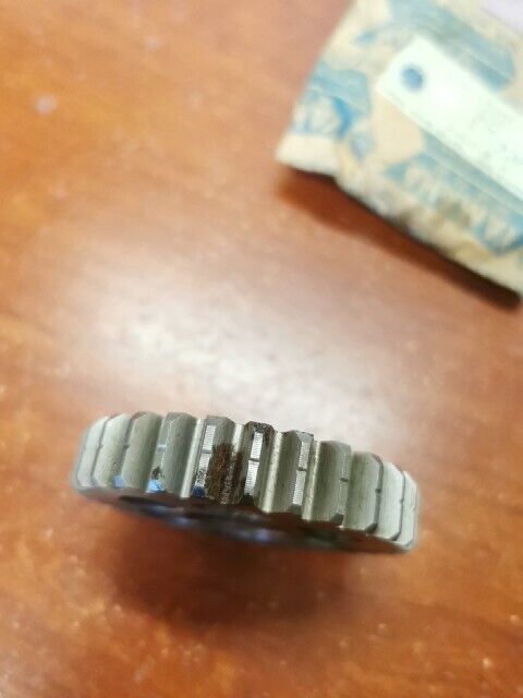 NOS Yamaha RD200 2ND WHEEL GEAR 397-17221-00-00 SUB 397-17221-01-00 Y141