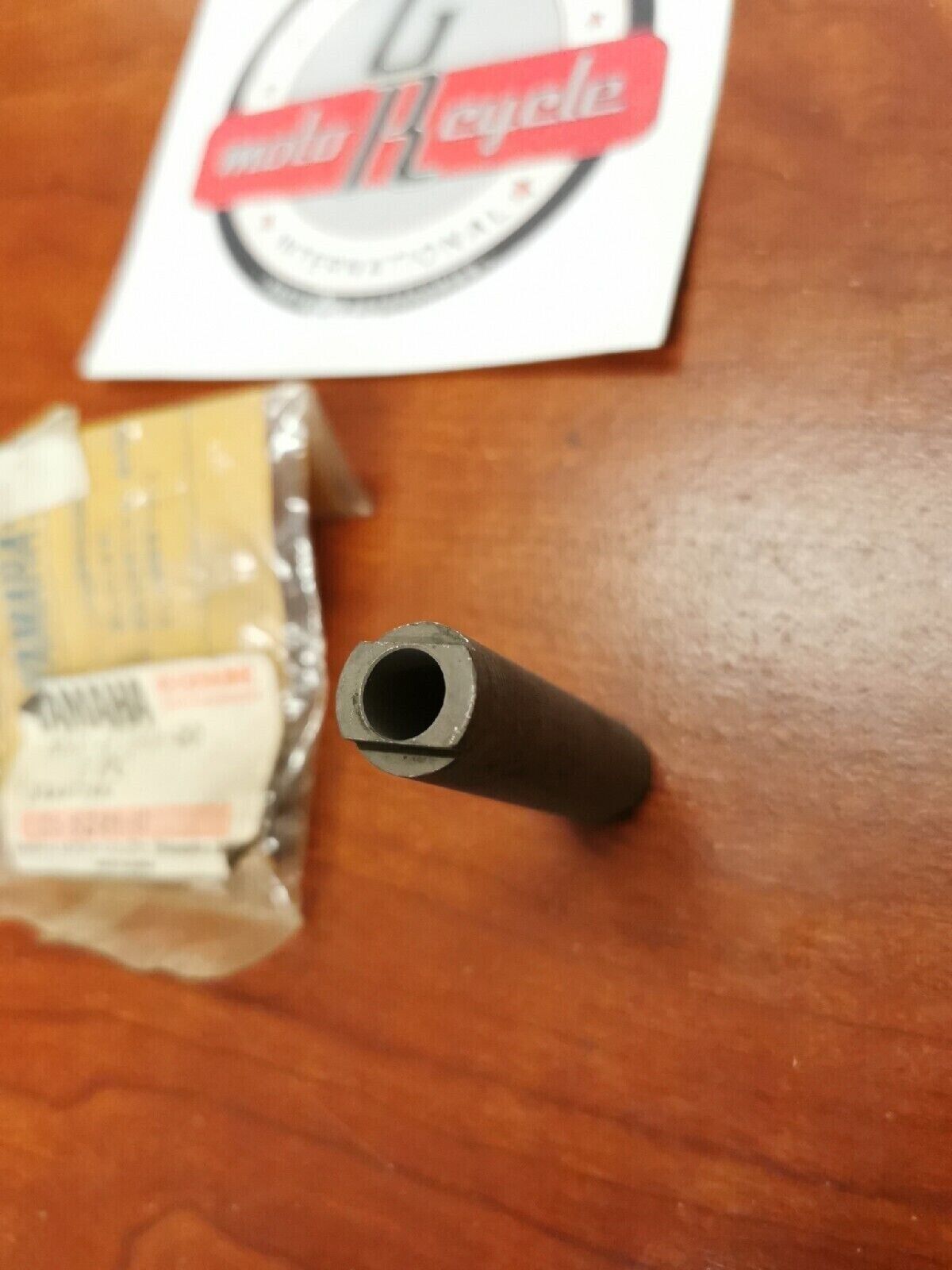 NOS Yamaha COLLAR 853-47369-00-00 Y70