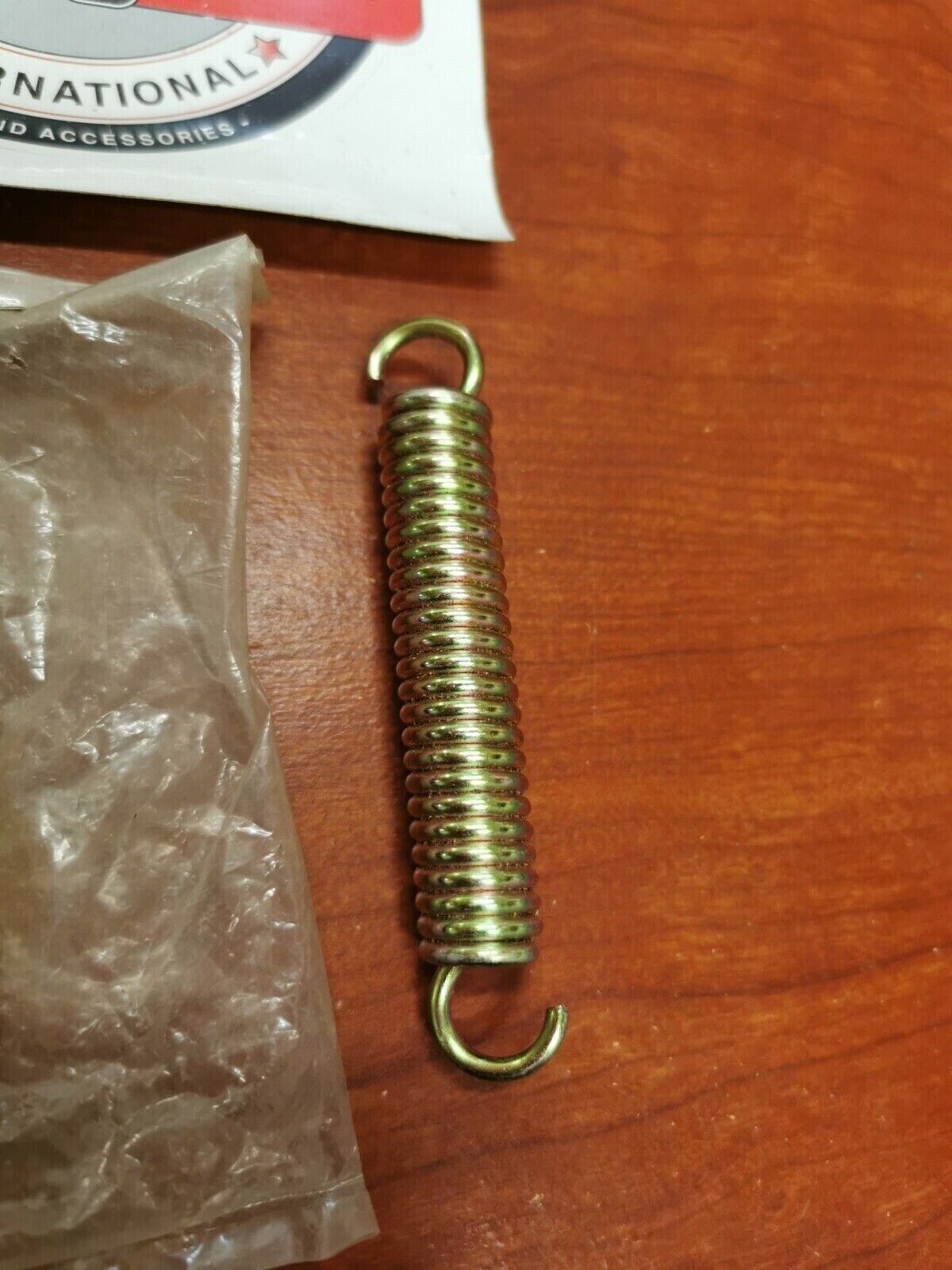 NOS Suzuki TC125 TS125 GT750 GT380 GT250 BRAKE PEDAL SPRING 09443-14017 S18