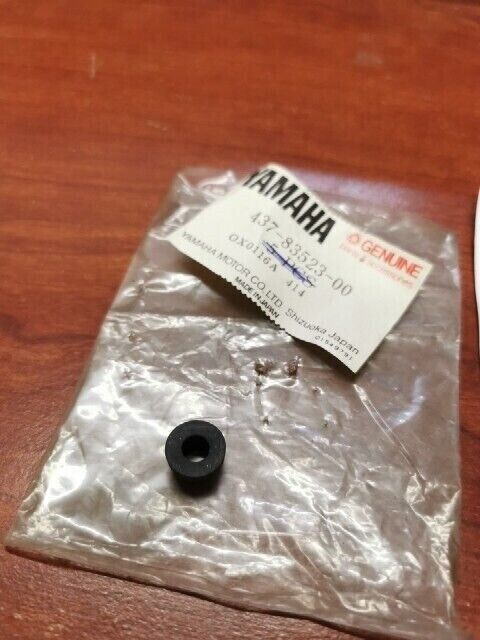 NOS Yamaha DT100 DT125 DT175 DT250 DT400 TT250 DAMPER 437-83523-00-00 Y115