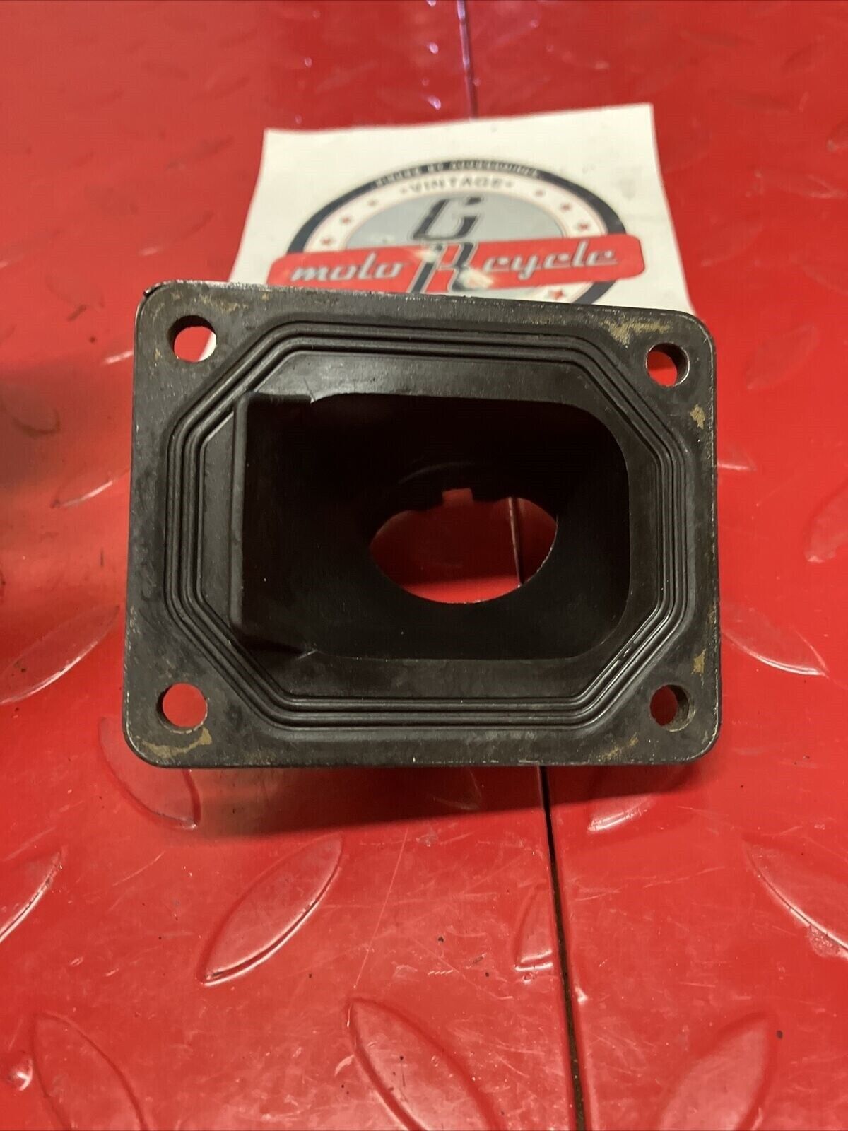 Yamaha YZ125 1983 intake manifold joint carburetor