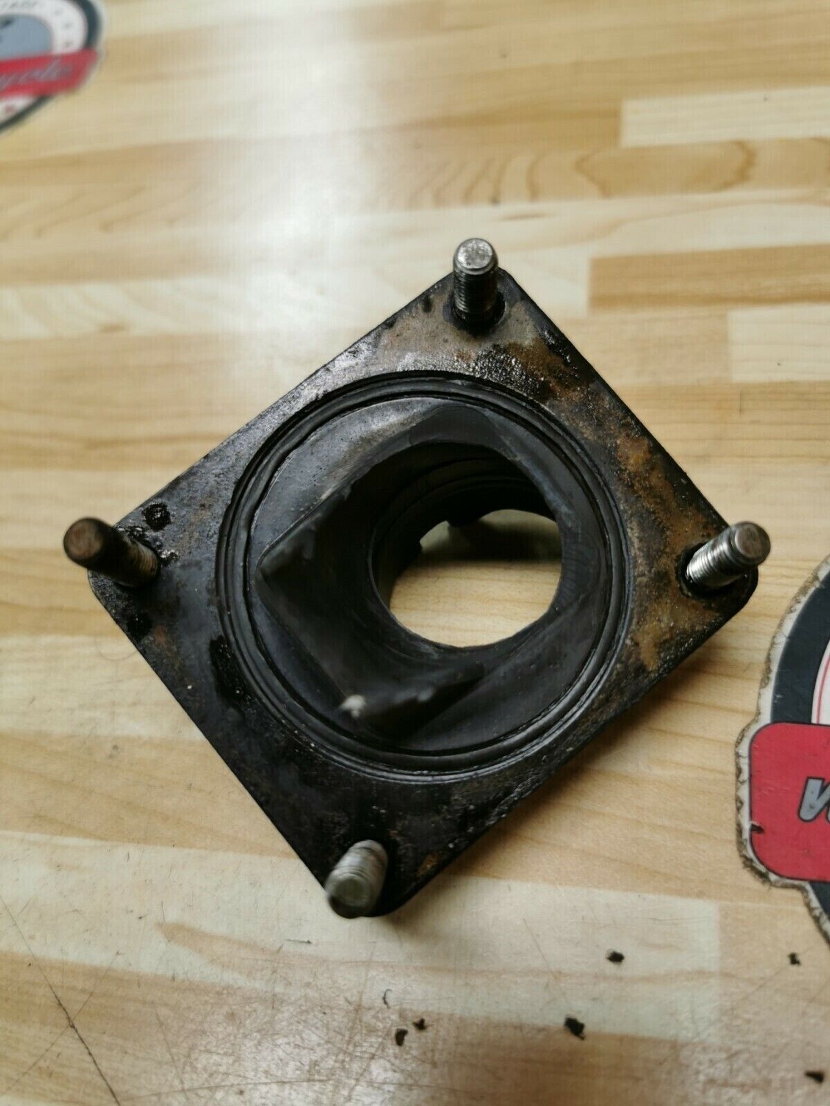 Yamaha DT125 1980 intake manifold carburetor joint insulator pipe