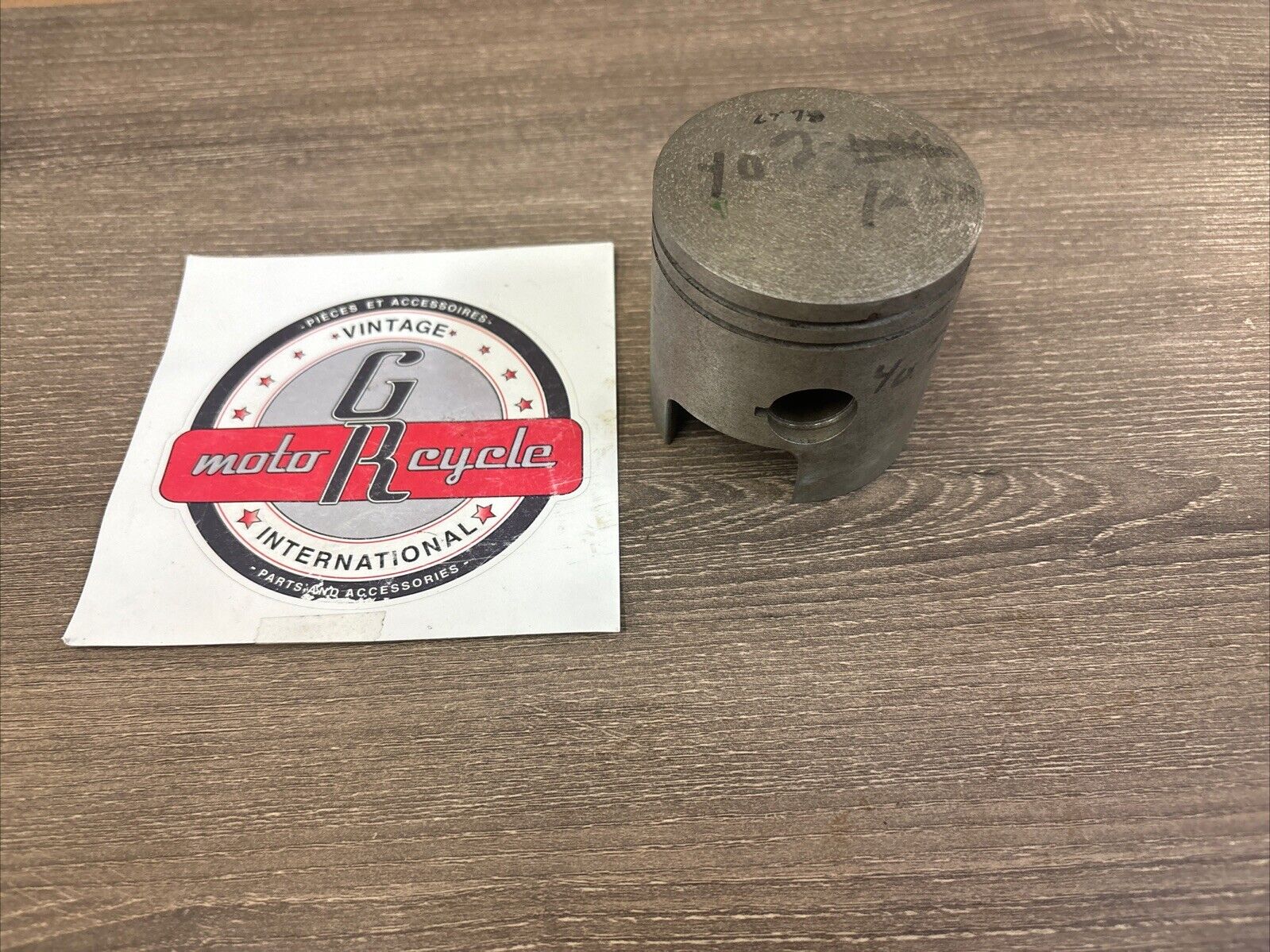 NOS BOMBARDIER SKIDOO OLYMPIQUE NORDIC 399 400 PISTON STD 64.5MM 402-1200 J62