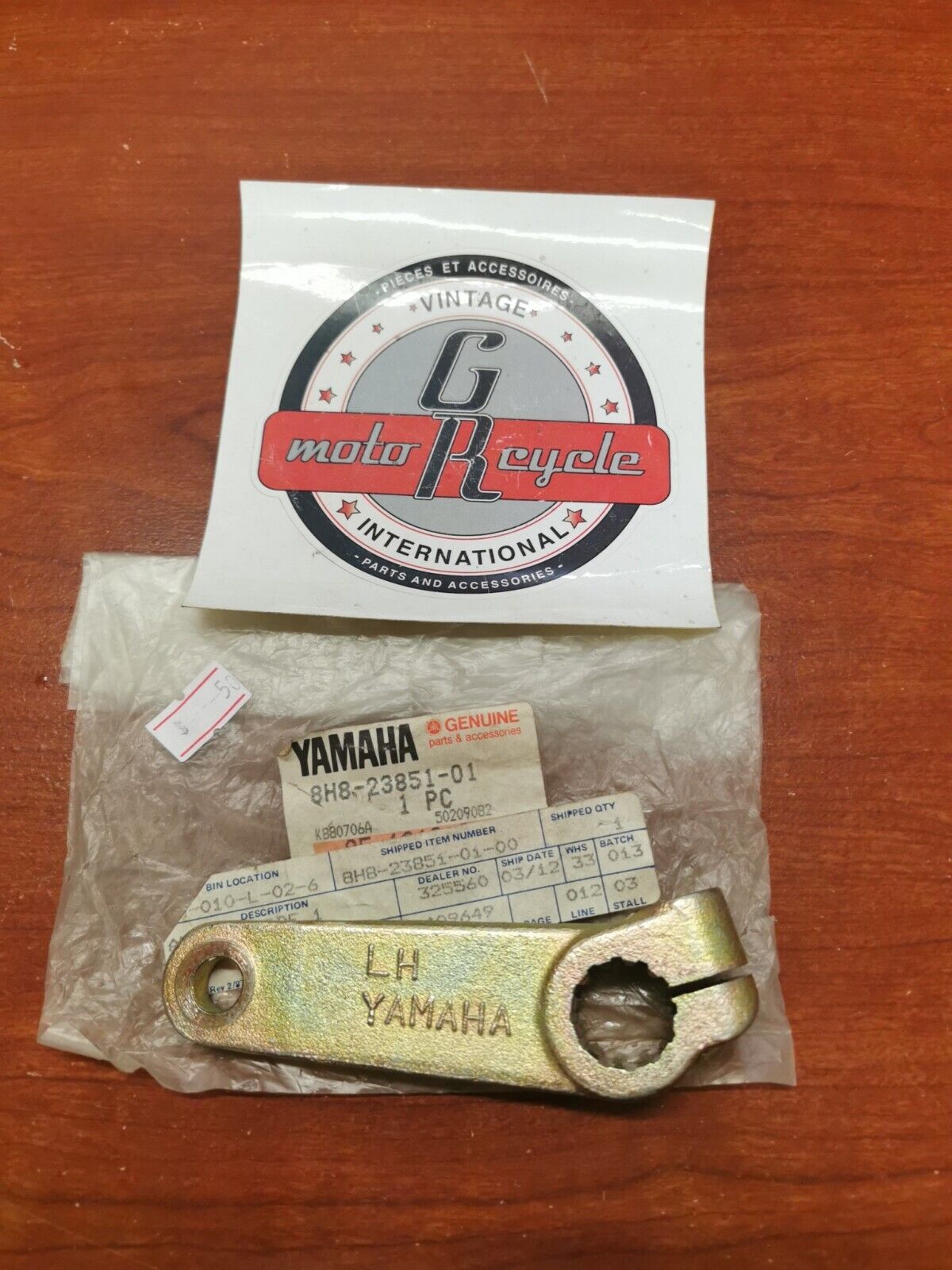 NOS Yamaha 1988 - 1991 VK540 OUTSIDE ARM 1 8H8-23851-01-00 Y87