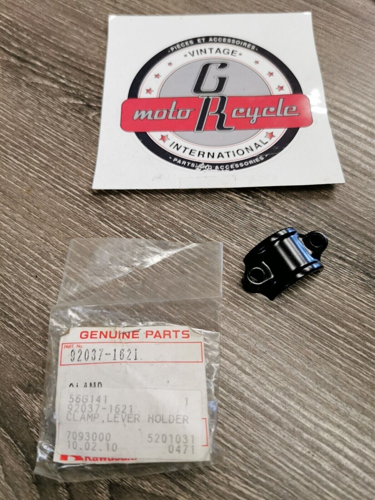 NOS KAWASAKI KLF220 BAYOU 1985 - 2000 LEVER HOLDER CLAMP 92037-1621 K30