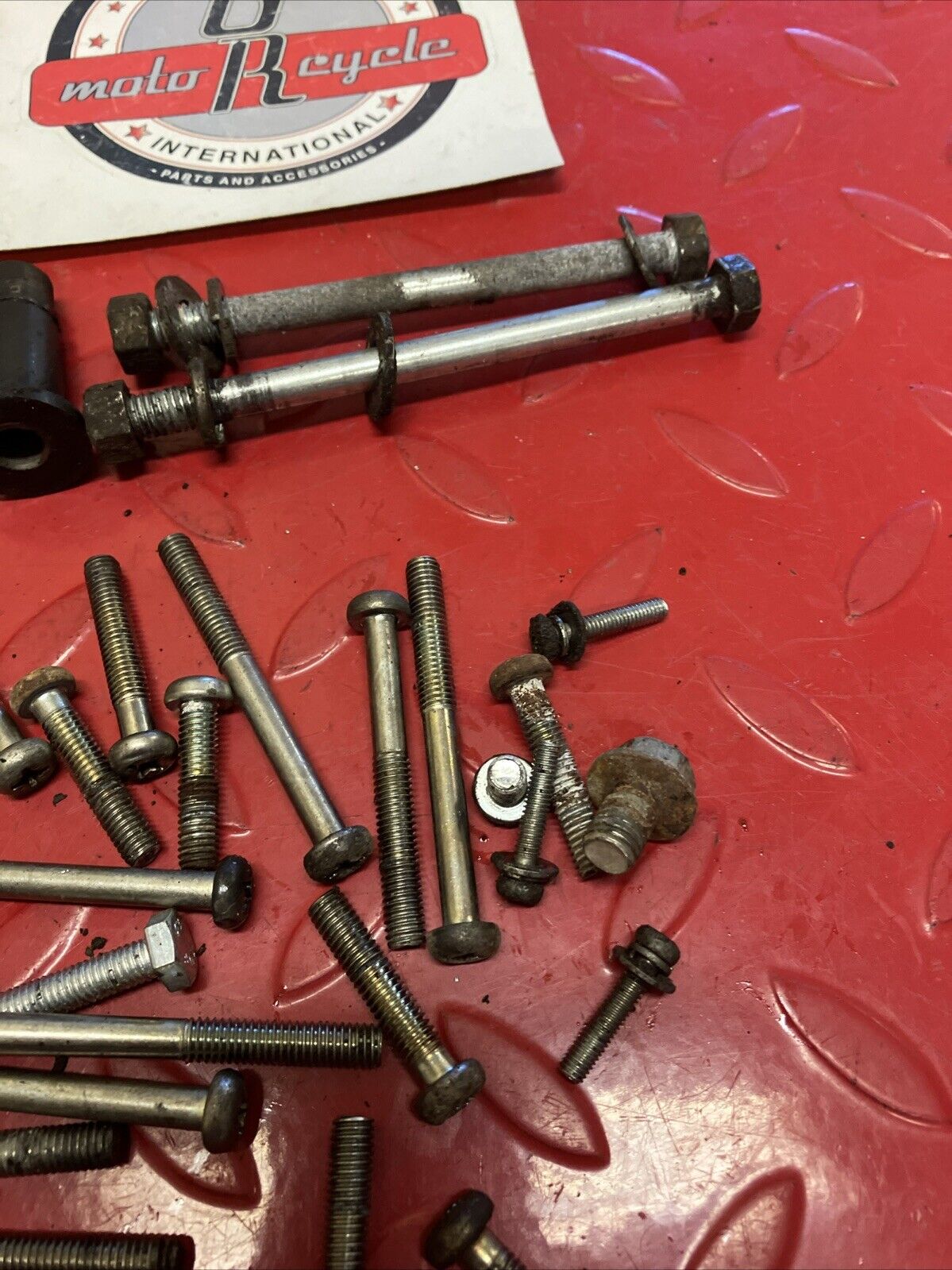 Suzuki RV90 1975 Engine motor crankcase cover hardware bolt