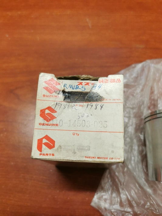 NOS SUZUKI 1984 RM125 PISTON OS. 0.25 12110-14503-025 SUB. 12103-14840-025 S30