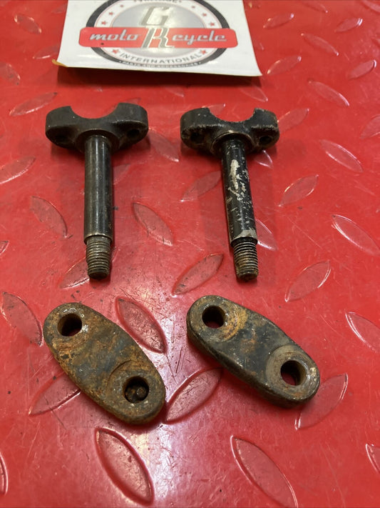 Yamaha RD400 1977 steering handlebar handle bar holder clamp 401-23441-00-98 2