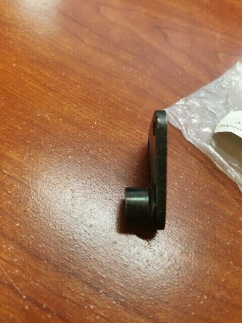 NOS Yamaha 1980 - 1982 YT125 BRACKET 3X3-18128-00-00 Y120