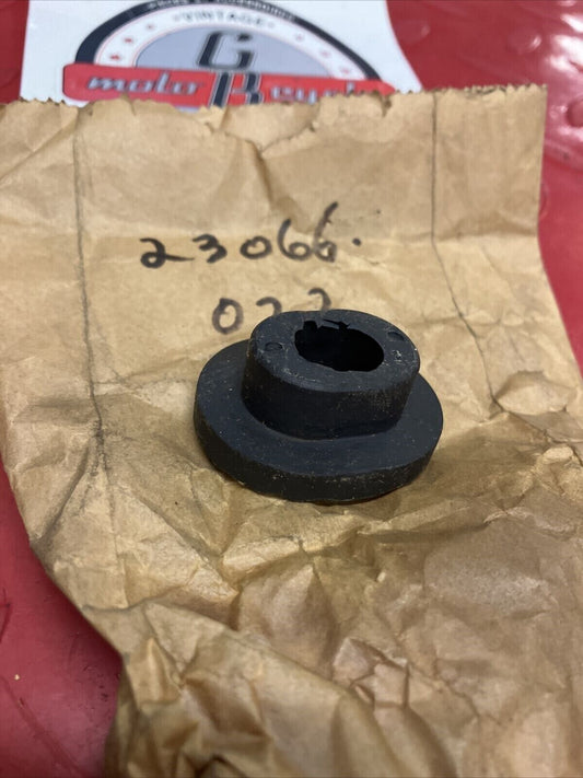 NOS KAWASAKI HEADLIGHT RUBBER DAMPER 23066-022 K20