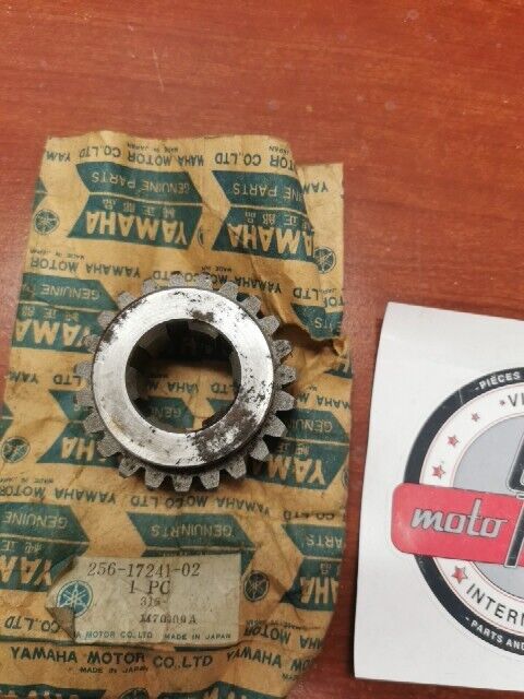 NOS Yamaha 1977 - 1981 XS650 4TH WHEEL GEAR 256-17241-02-00 Y141