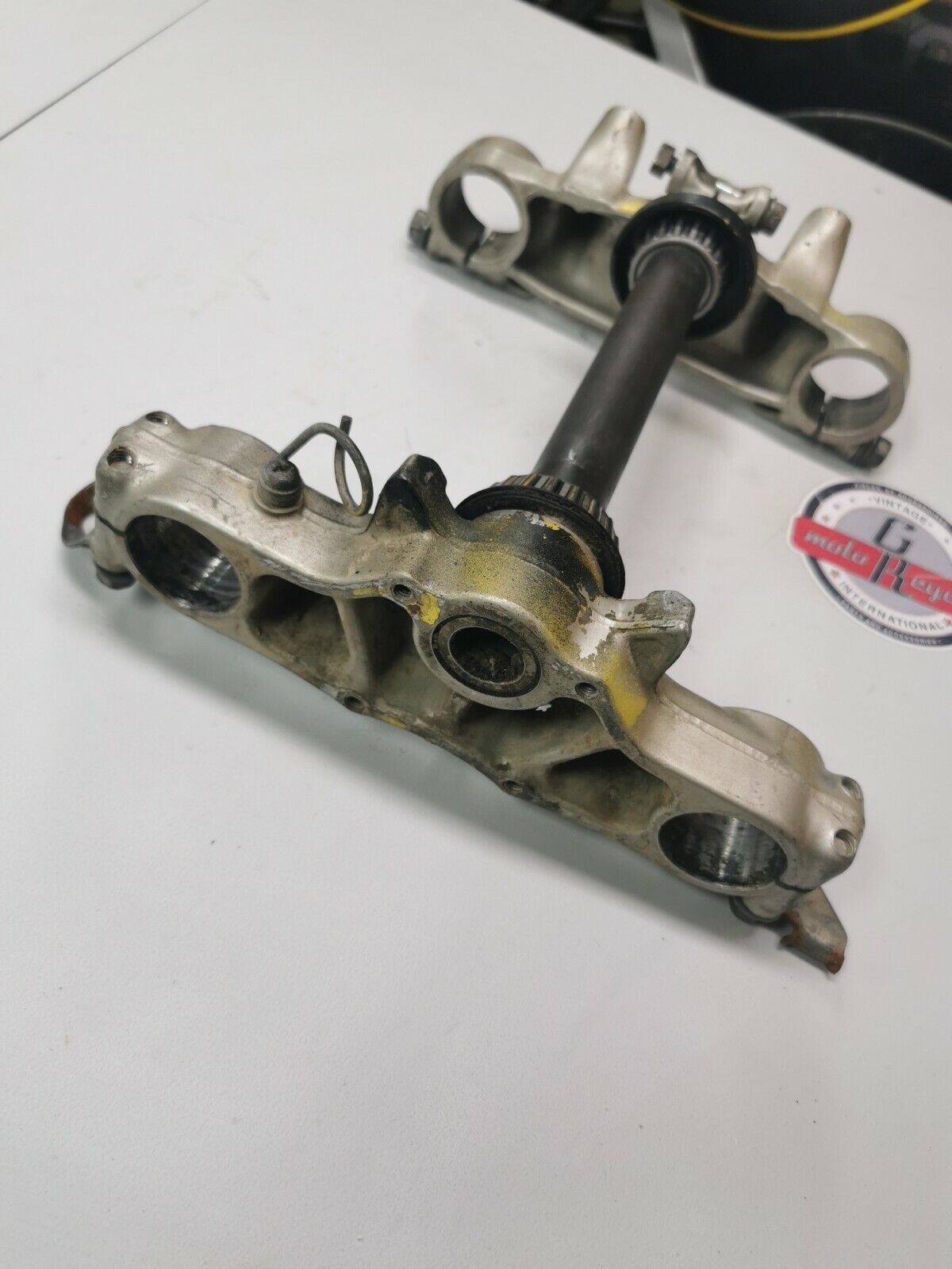 Suzuki PE175 1982 steering stem triple clamp tree head 1983 51410-14410-08C