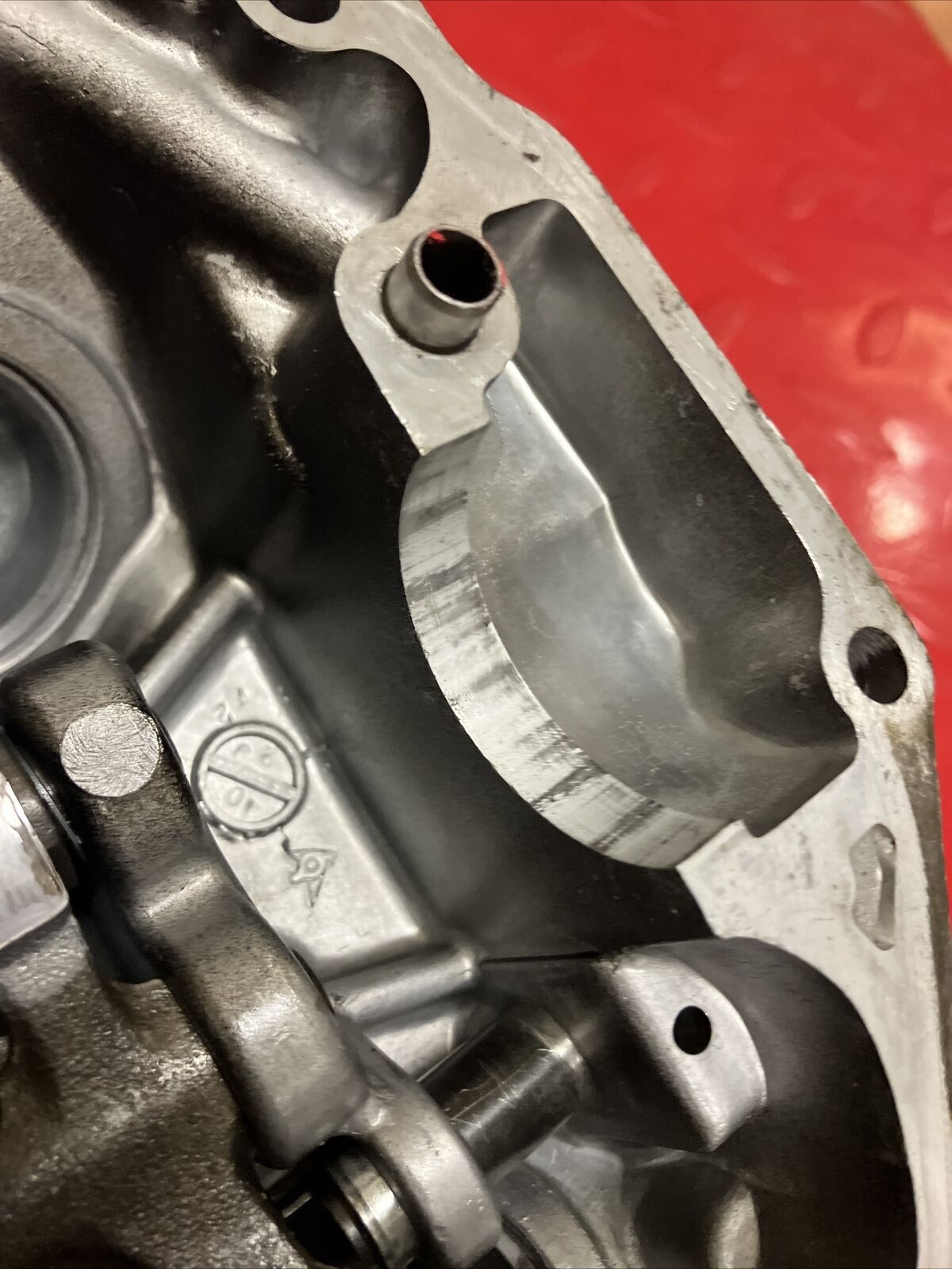 Honda XL350R 1984 cylinder head cover valve cover