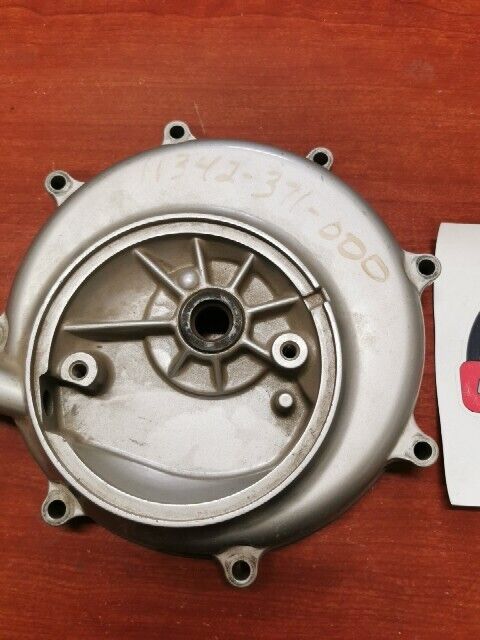 Honda GL1000 CLUTCH COVER 11342-371-000 H84