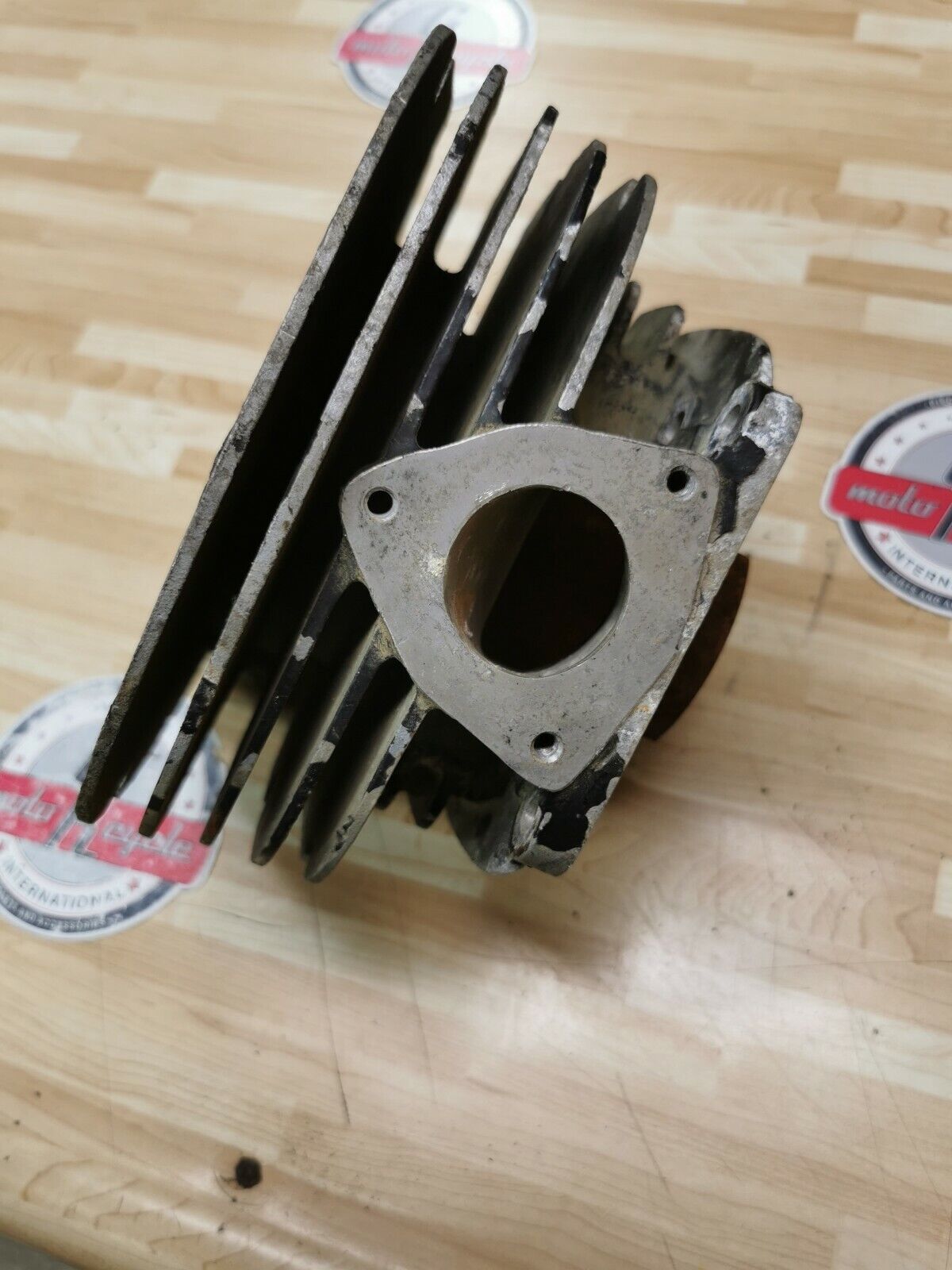 Suzuki RM250 1976 1977 cylinder jug barrel 11210-41642