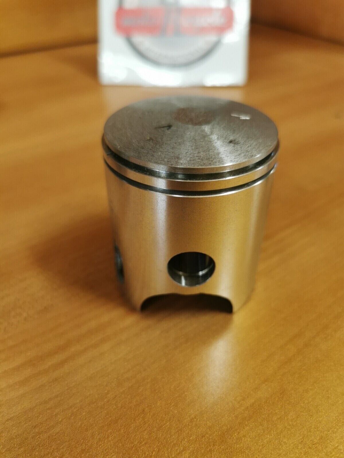 NOS YAMAHA DT100 1974  1975  PISTON 2 O/S 0.50 437-11636-01-00  Y46