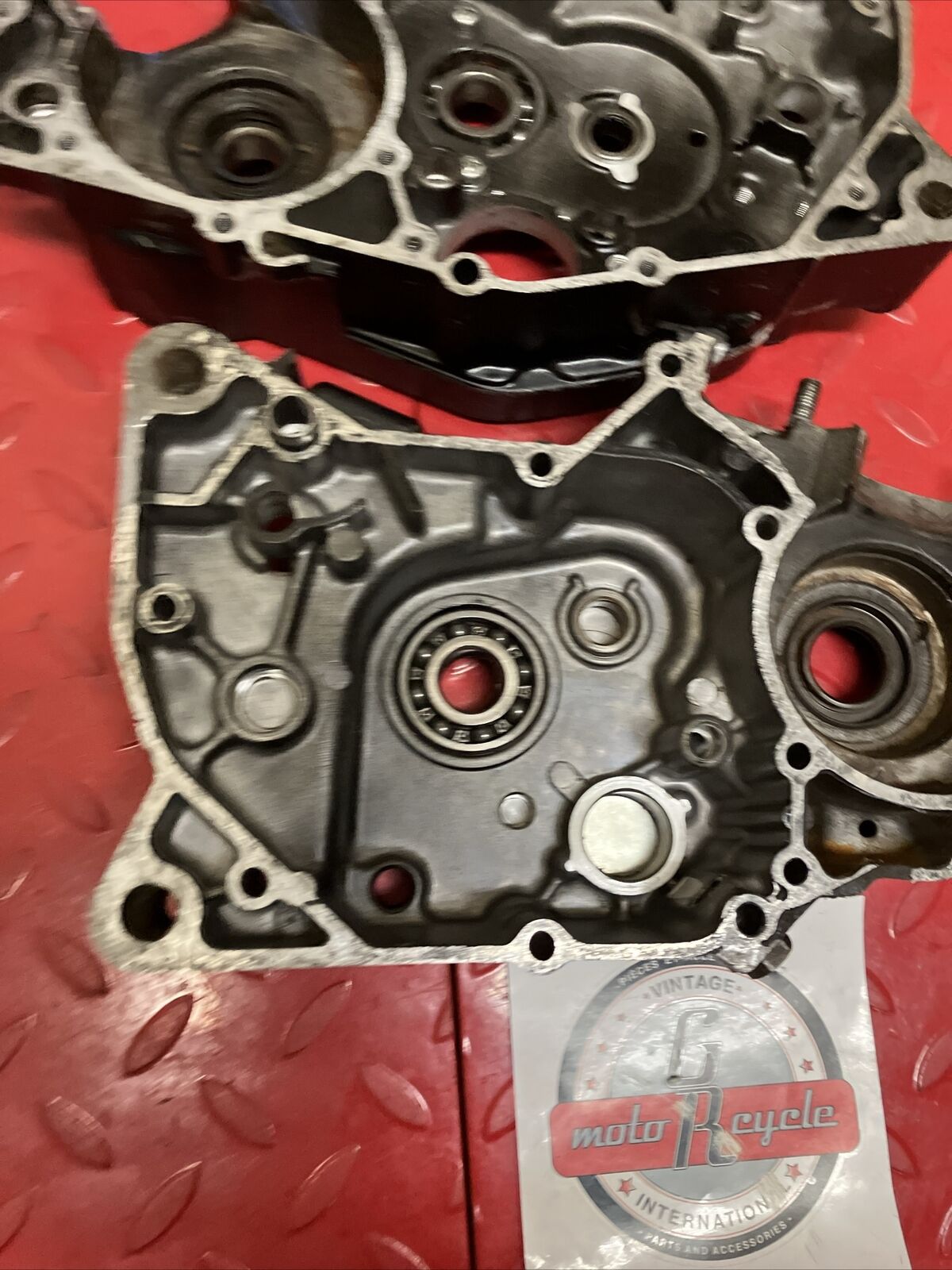 Suzuki DS100 1980 Crankcase set left right