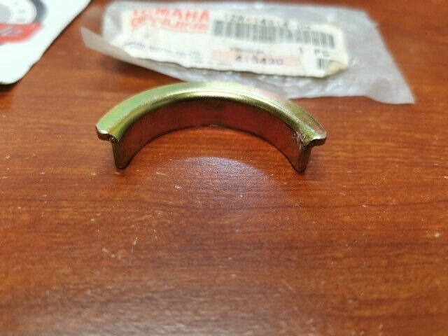 NEW NOS Yamaha XS400 EXHAUST PIPE FLANGE 12R-14614-00-00 Y103