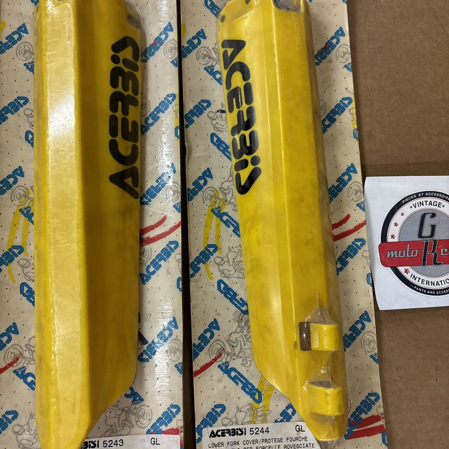 NOS ACERBIS 1996 - 1999 YZ125 YZ250 FORK GUARD PROTECTOR KIT 5243 5244