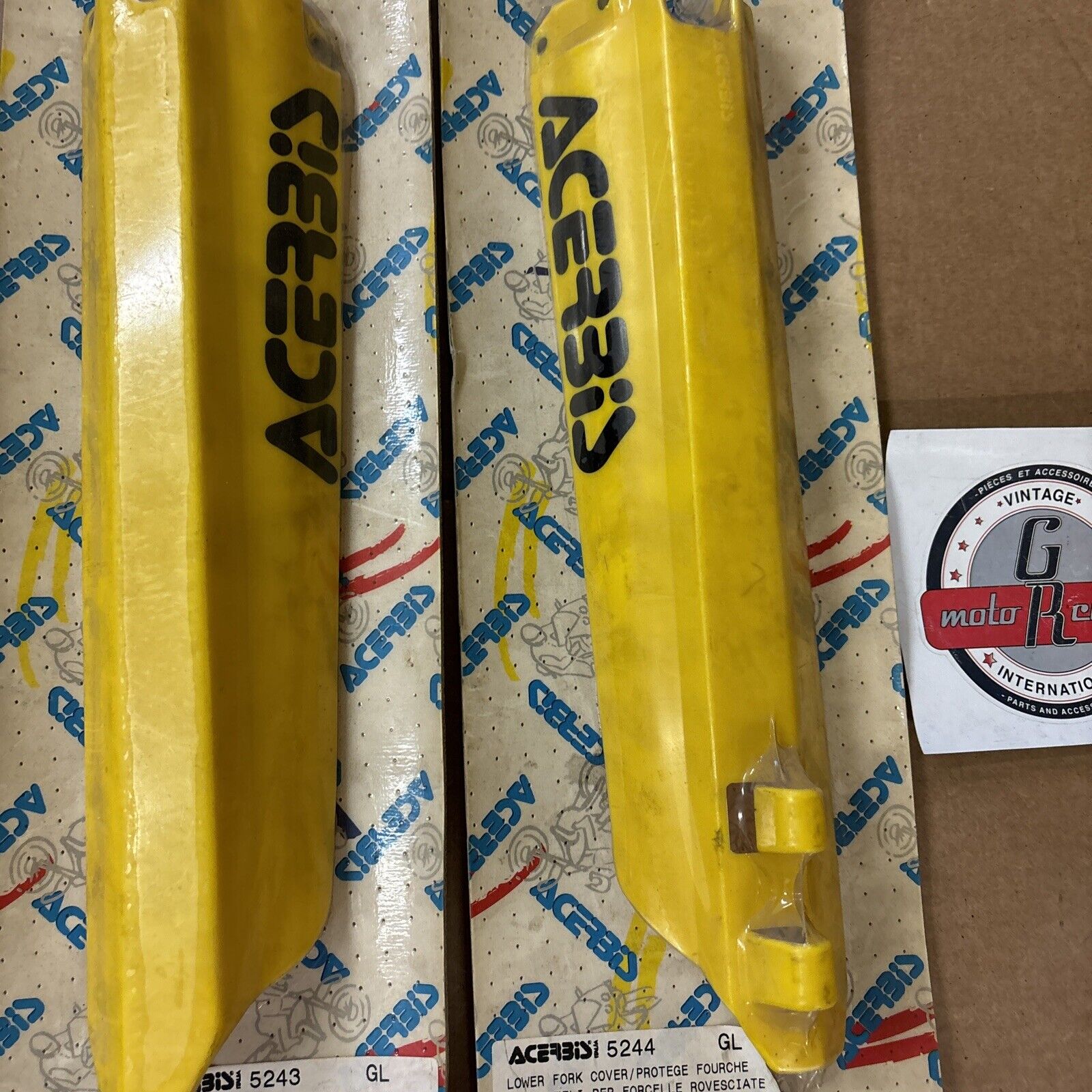 NOS ACERBIS 1996 - 1999 YZ125 YZ250 FORK GUARD PROTECTOR KIT 5243 5244