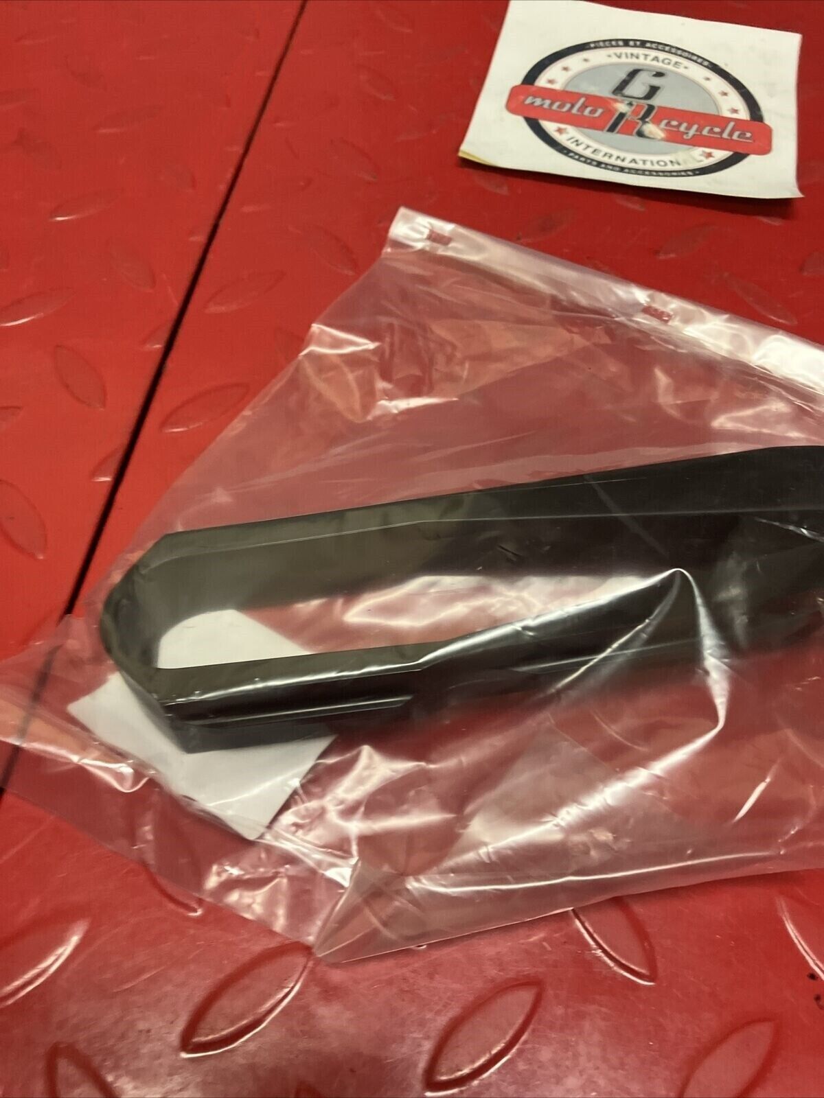 NEW NOS SUZUKI RM80 /S RM85 /L CHAIN SLIDER GUARD 61273-02B20 S30