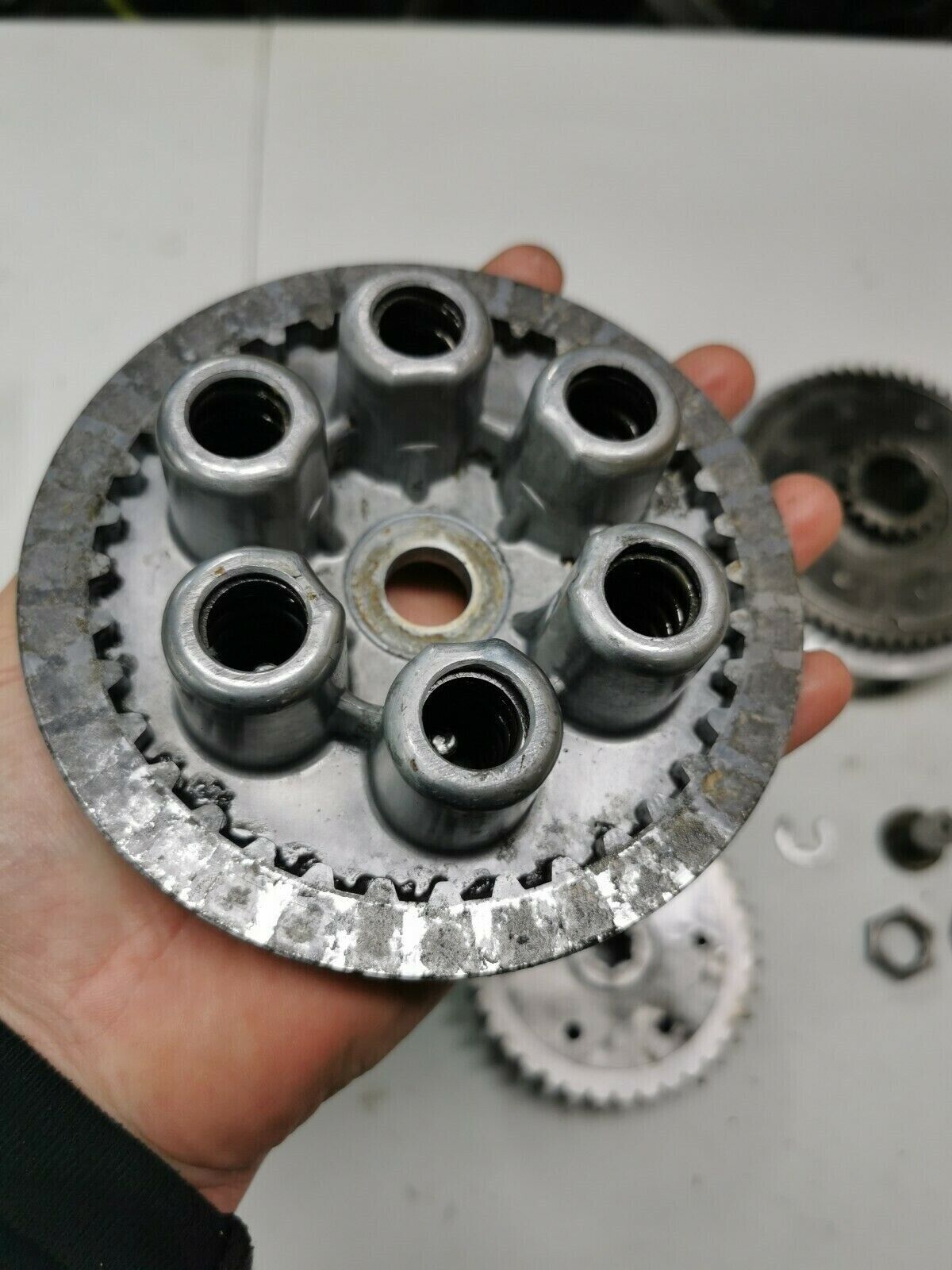 Suzuki RM250 1976 clutch basket hub pressure plate 21200-41100 21411-41101