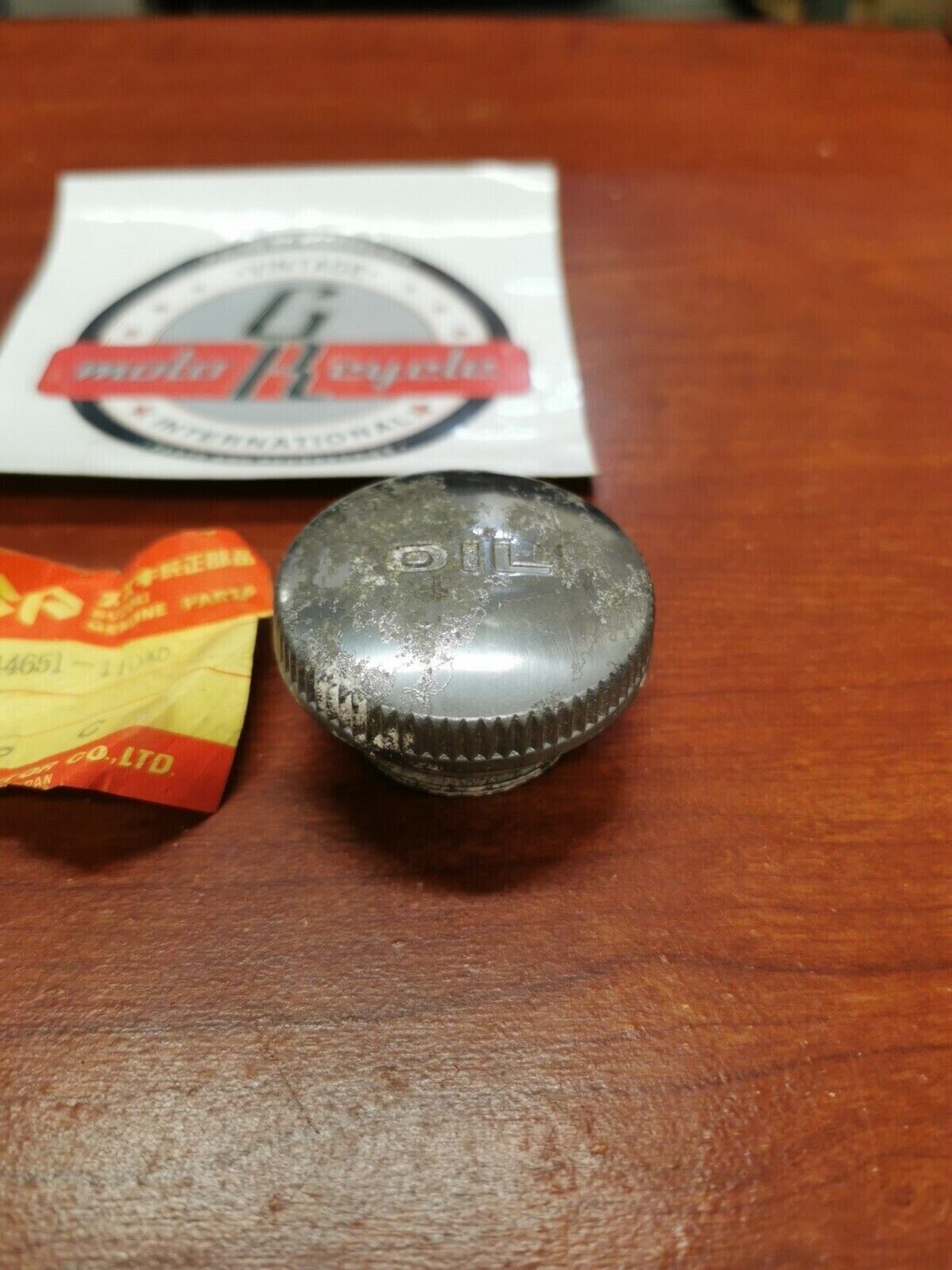 NOS Suzuki T500 T20 TC250 TC120 T125 OIL TANK CAP 44651-11040 S18