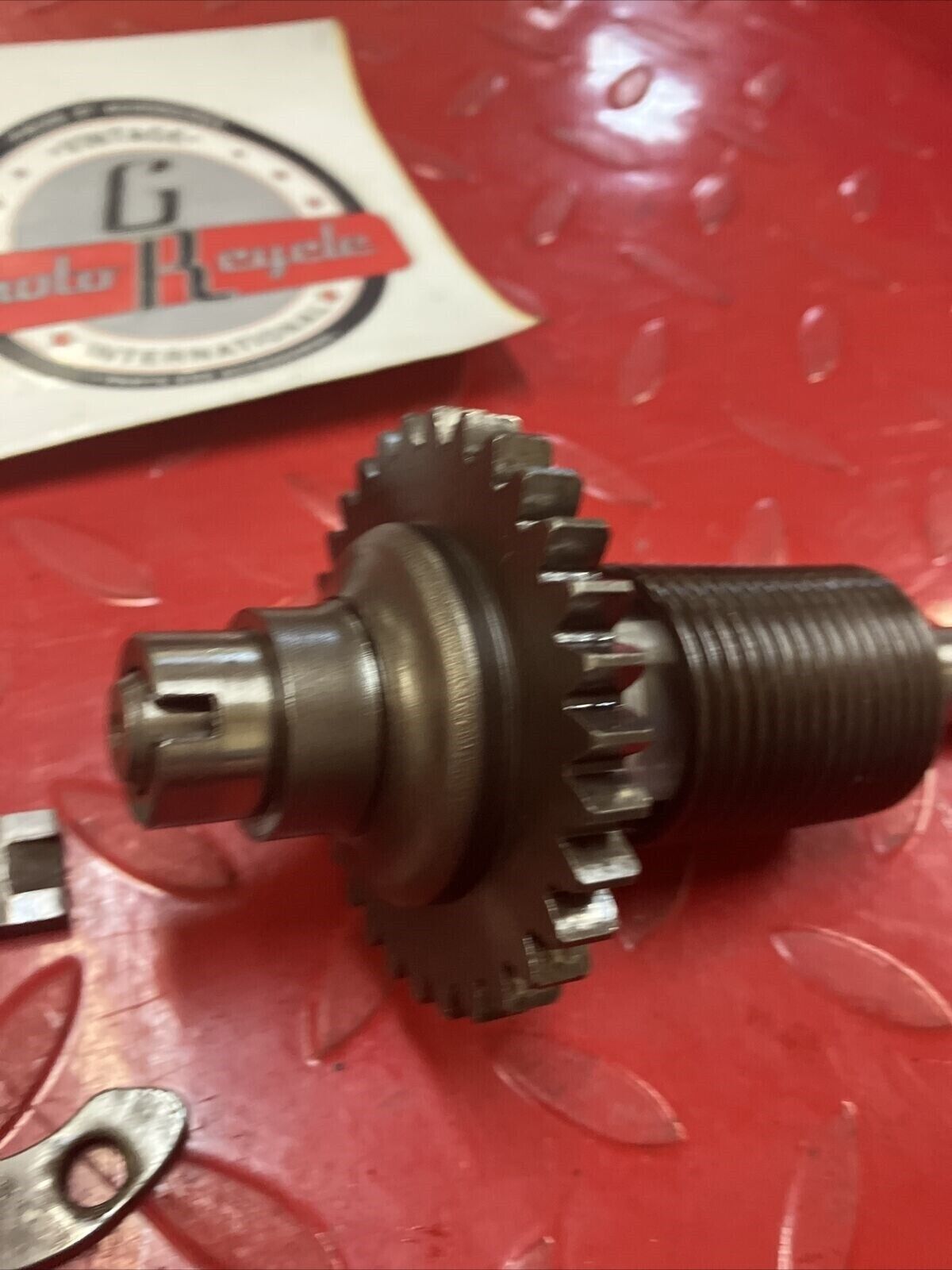 Suzuki RV90 1976 kickstarter kick starter shaft spindle idle gear