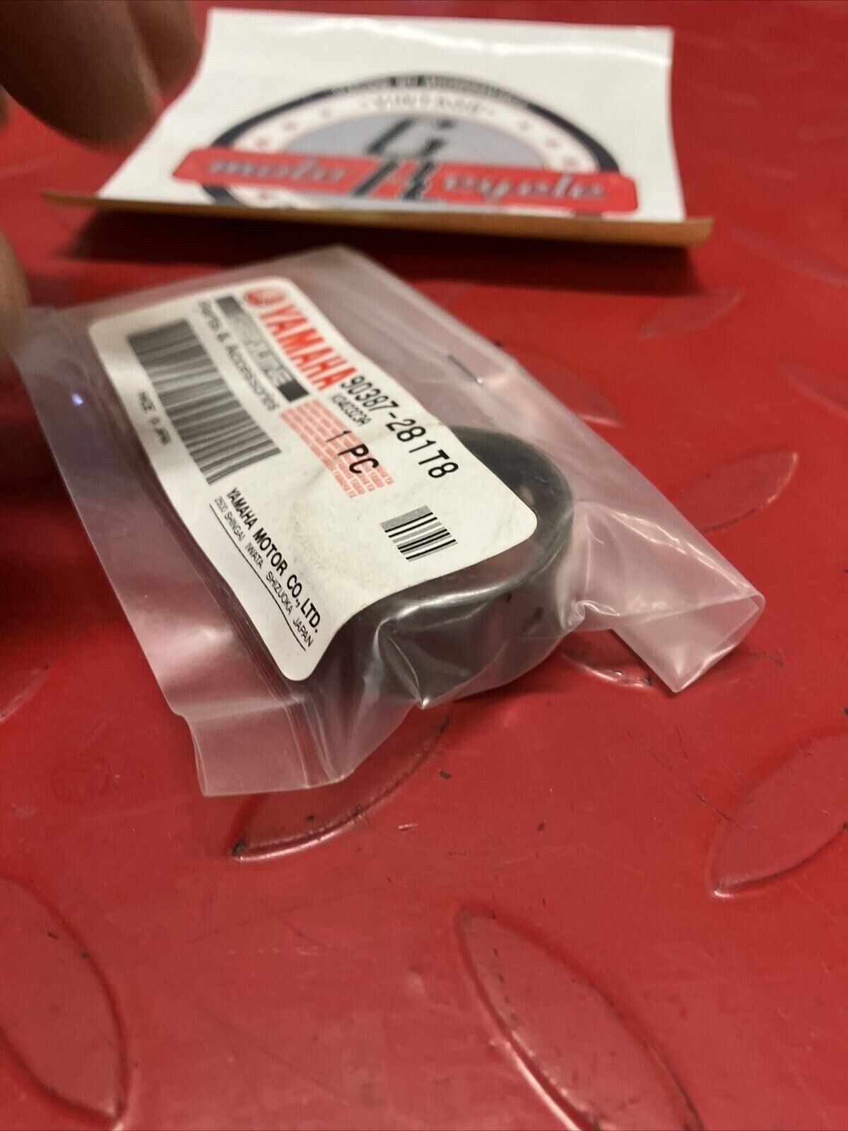 NOS YAMAHA COLLAR 90387-281T8 Y61