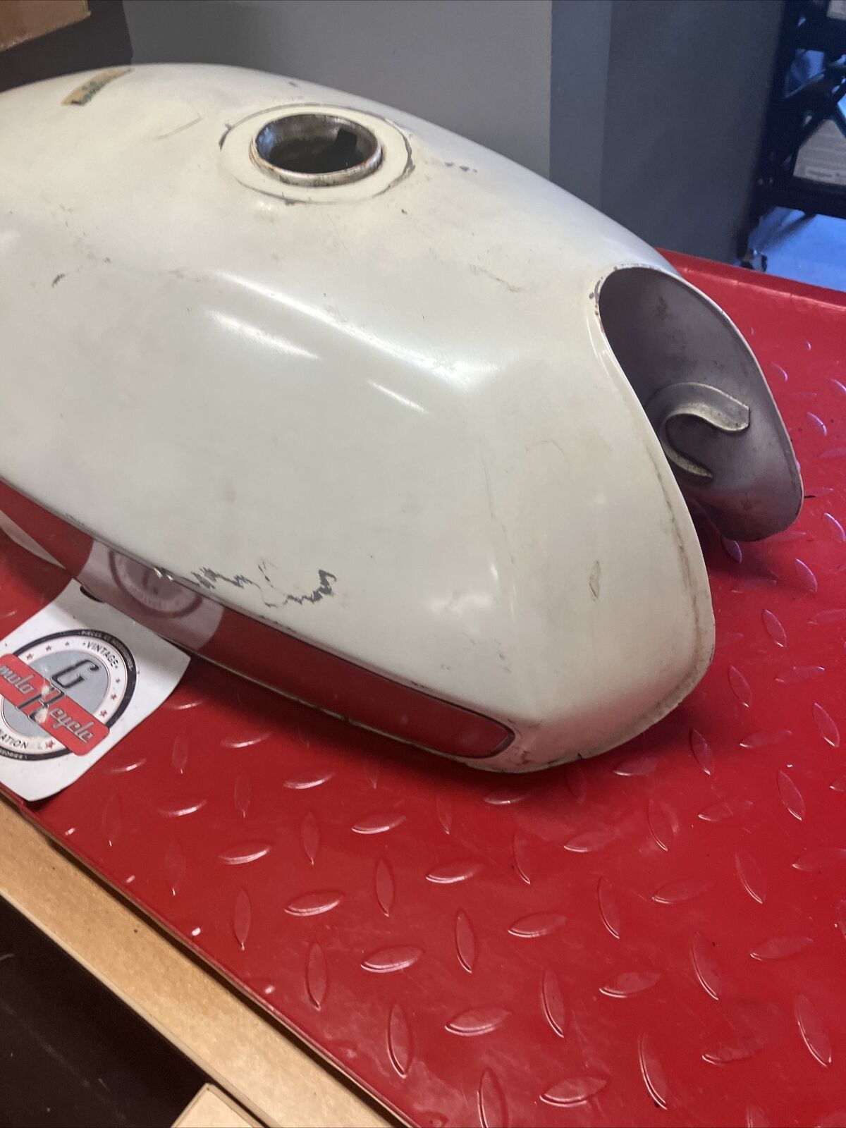 Suzuki GS750ES 1983 Fuel tank gas petrol reservoir