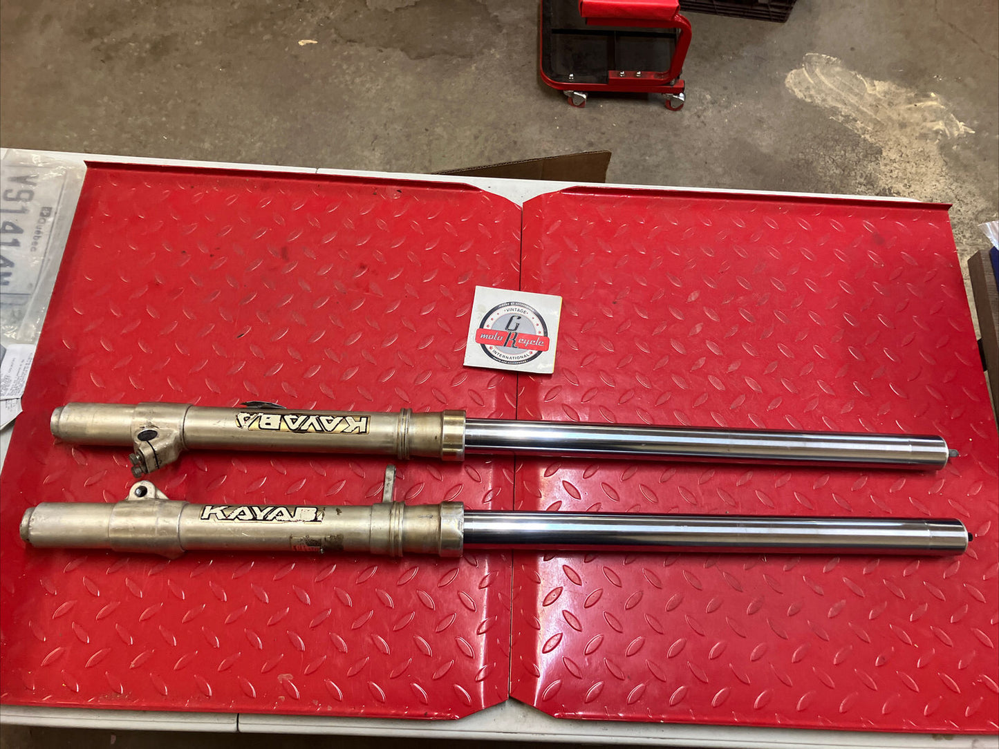 Suzuki RM125 1984 left right front forks